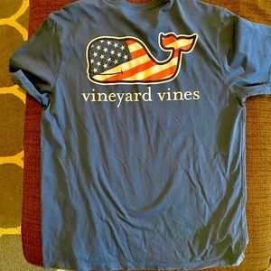 Men’s size medium Vineyard vines whale tshirt